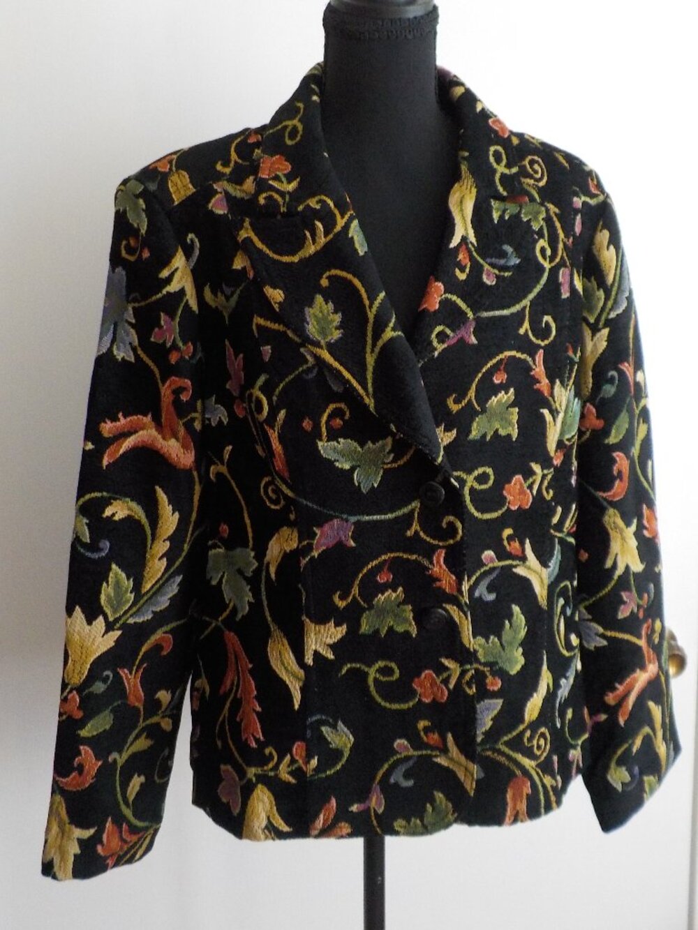 Fashion Bug Jacket - Vintage X-Large Black Button Lined Tapestry (2594)